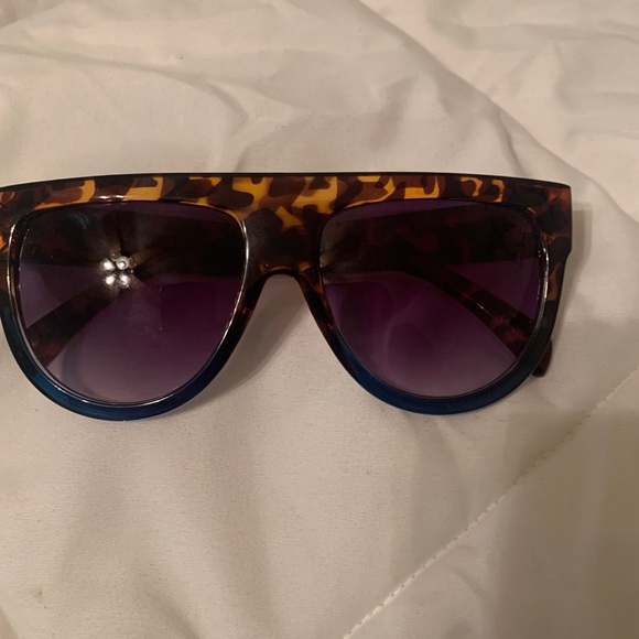 Flat sunglasses with leopard print fading to blue - Picture 2 of 4